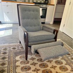 Retro Recliner