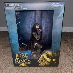 Aragorn Diamond Select Figure. 