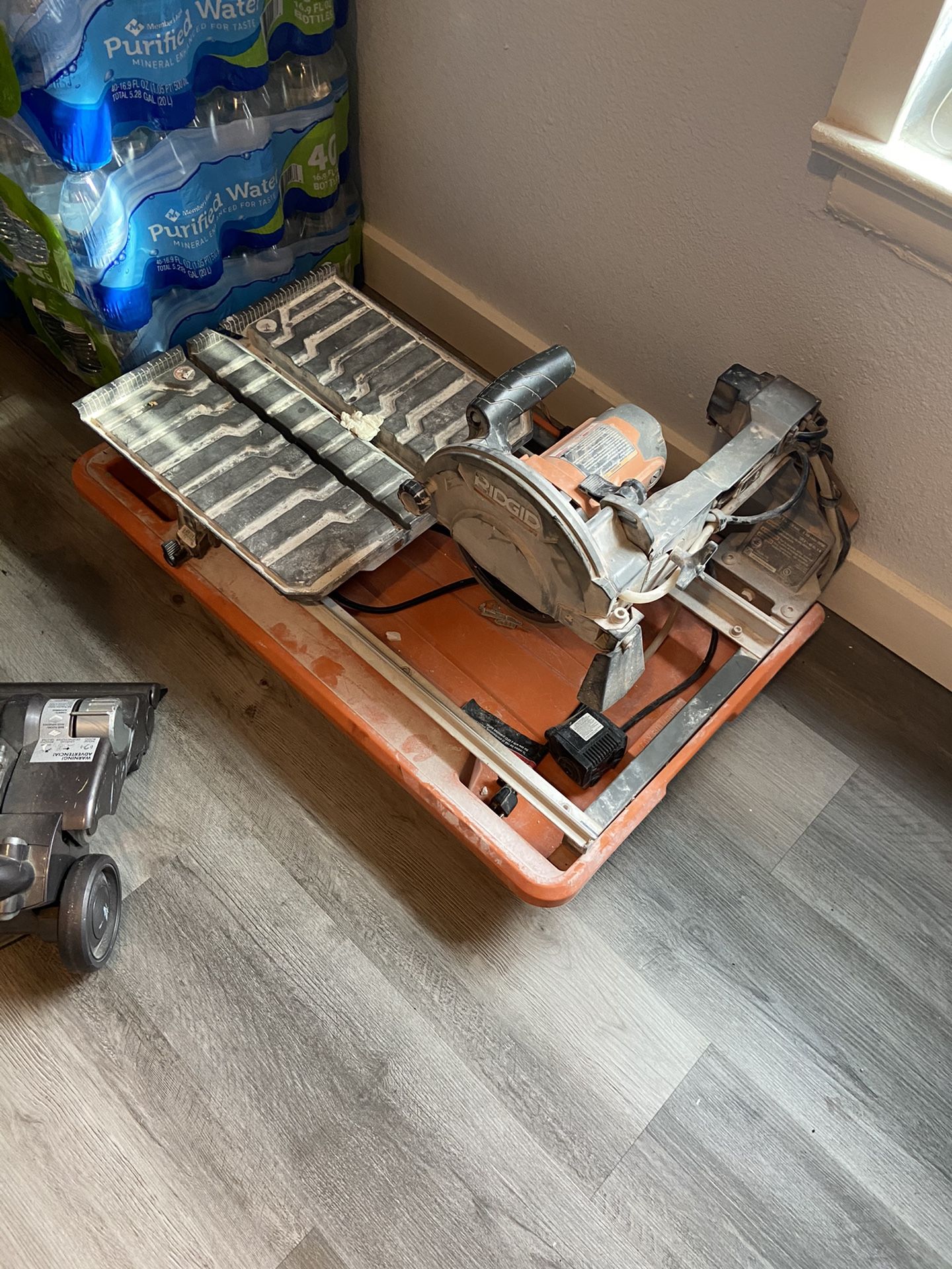 Ridgid Table saw with stand