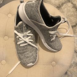 Adidas Women’s Shoes Size 8 Like New 