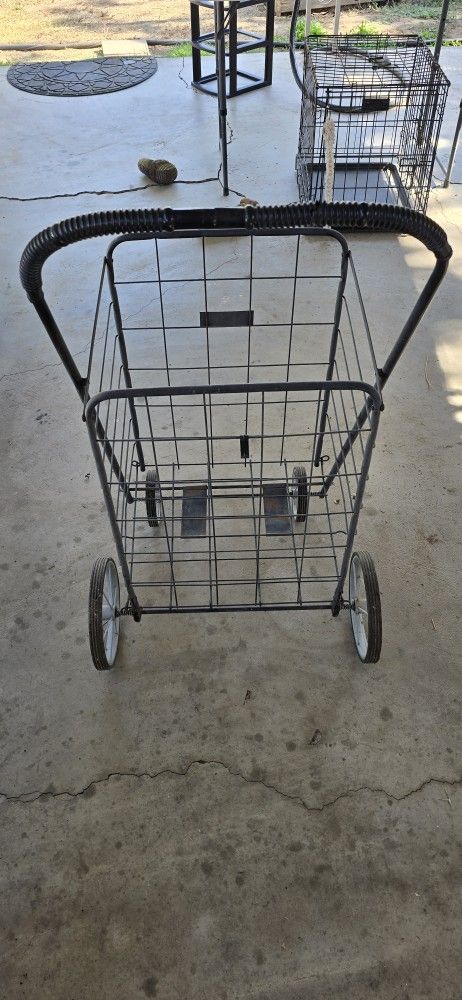 Folding shopping cart