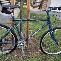 GT Mountain Bike 