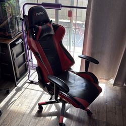 Chair and desk combo evoko