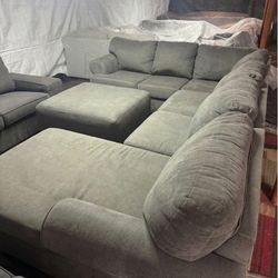Great count with Ottoman good condition clean we sell all the time delivery $50local