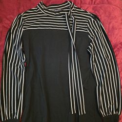 Long Sleeve Black And White With Tieable Bow