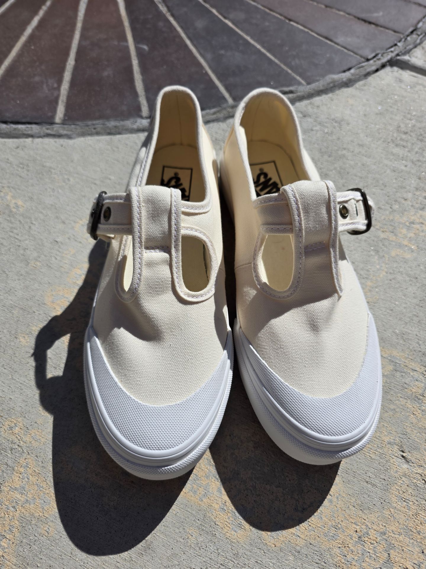 Brand New Vans Mary Jane beige 8.5