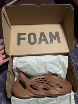 Yeezy Foam RNR Clay Red