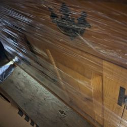 Hard Wood Entertainment Stand Chest Of Drawers 