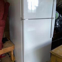 White Crosby Refrigerator 