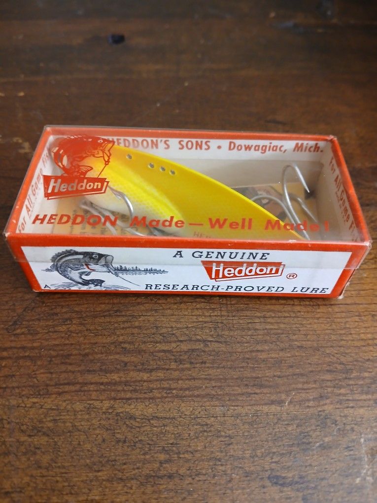 Brand New In Box Vintage Heddon large SONAR Lure #435, 3-3/4" long, Yellow