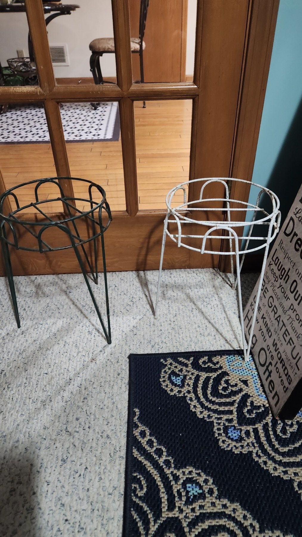 White And Green Metal Plant Stand 