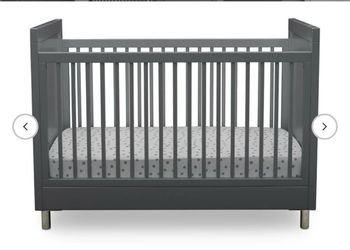 3-in-1 Delta Children Convertible Crib