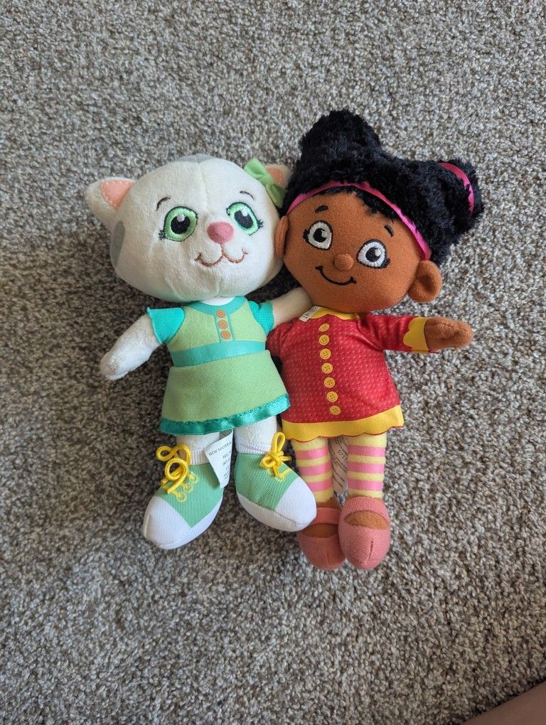 Katarina Kitty Kat & Miss Elena Plush Toys