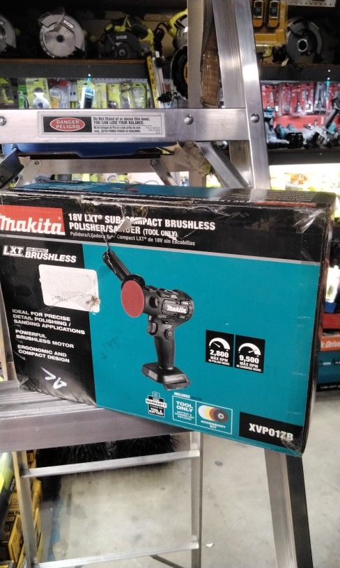 Makita 18V LXT Sub-Compact Brushless Polisher/Sander. Tool Only