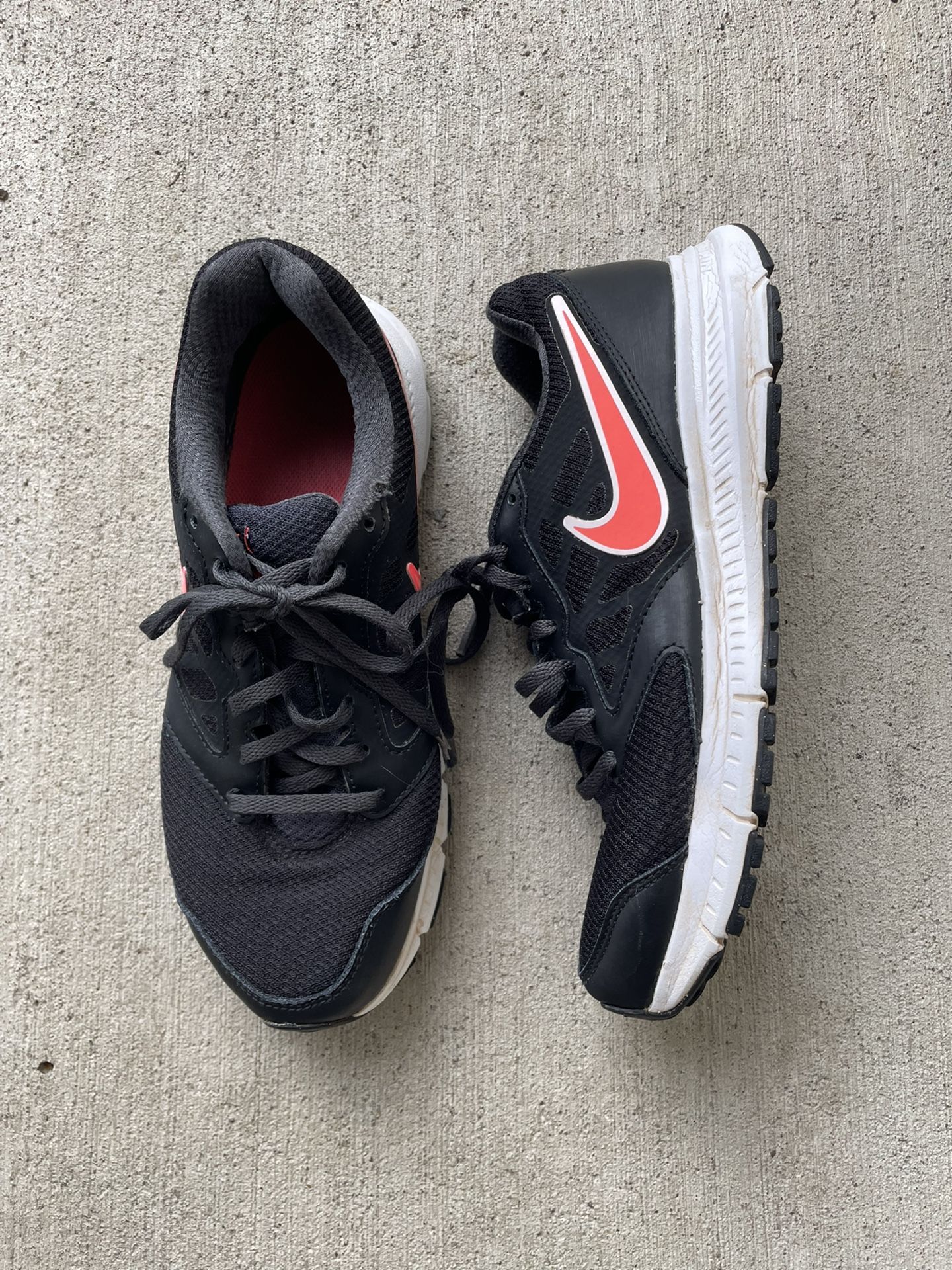 Nike 'downshifter 6' 684765-002 Black Coral Sneakers size 8.5