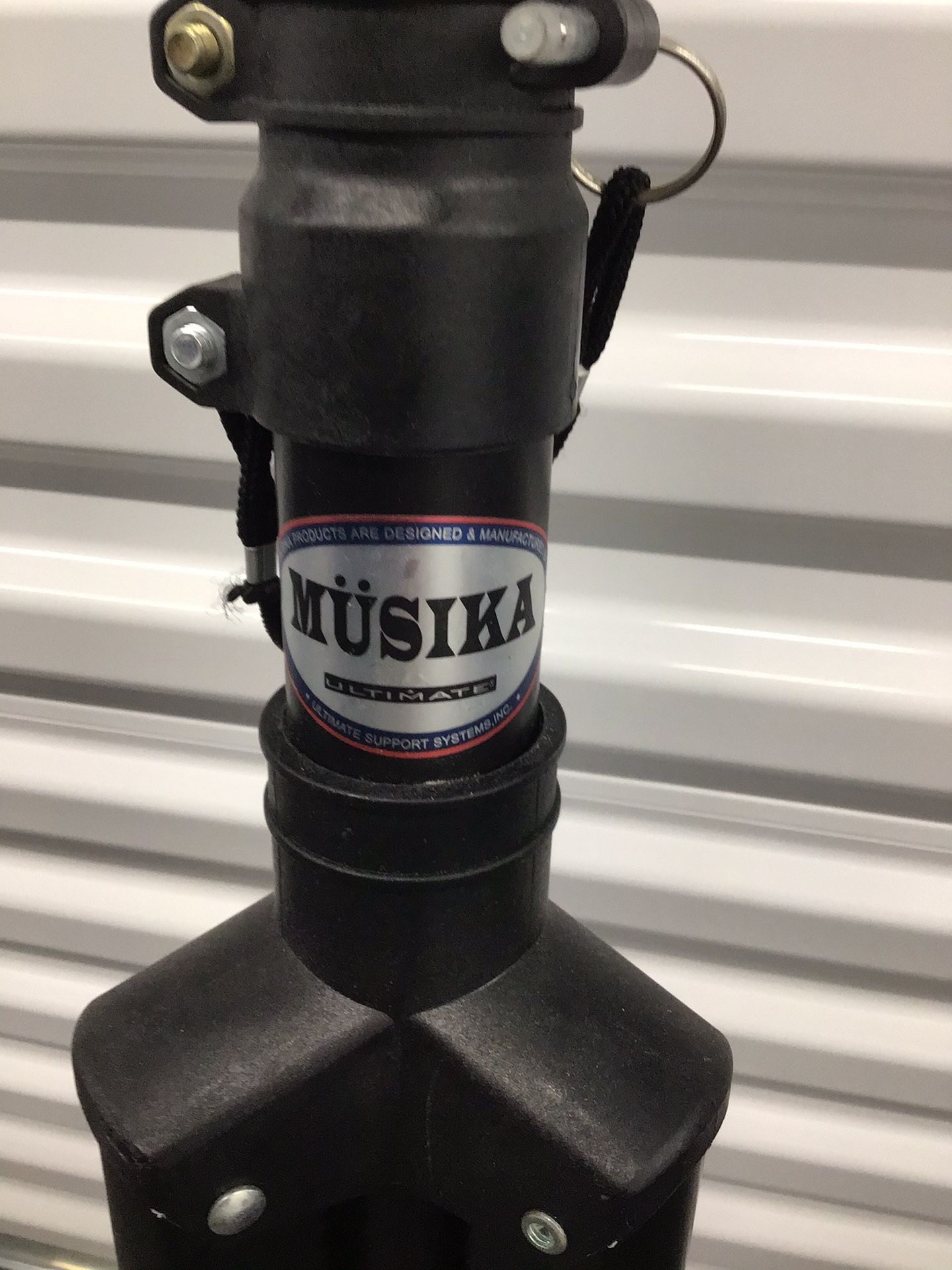 Musika Ultimate Tripod for speakers