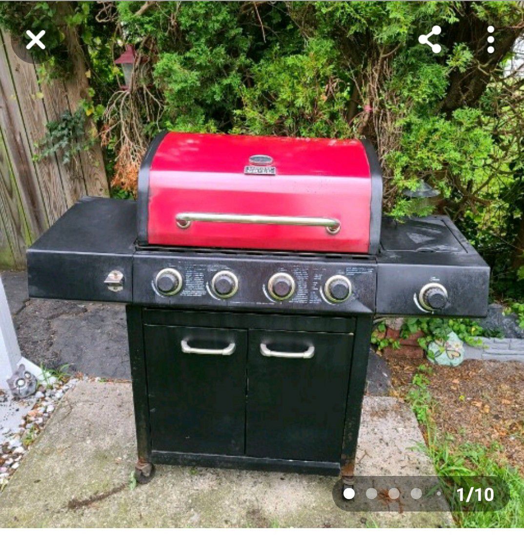 4 burner backyard grill