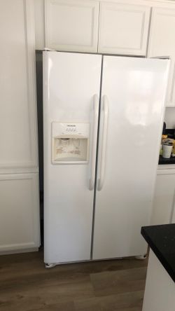 Frigidaire refrigerator - self pickup - Rancho Cucamonga