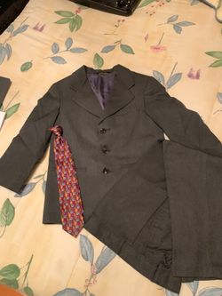 Grey Boys Suit with Tie size 8