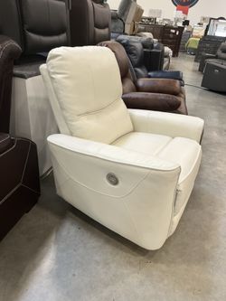 Rocker power recliner