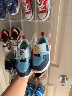 Boys bluey shoes size 9c lights up