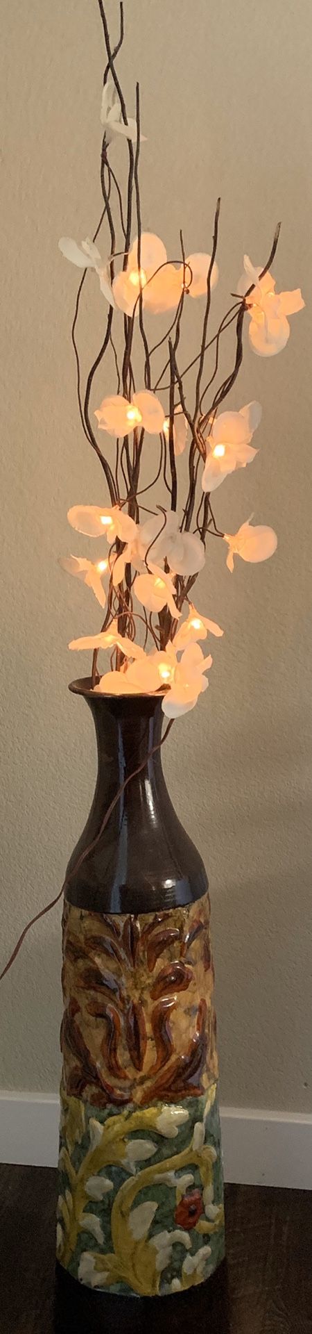 Flower vase with LED Lighted flowers (non battery)