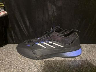 Adidas tennis shoes