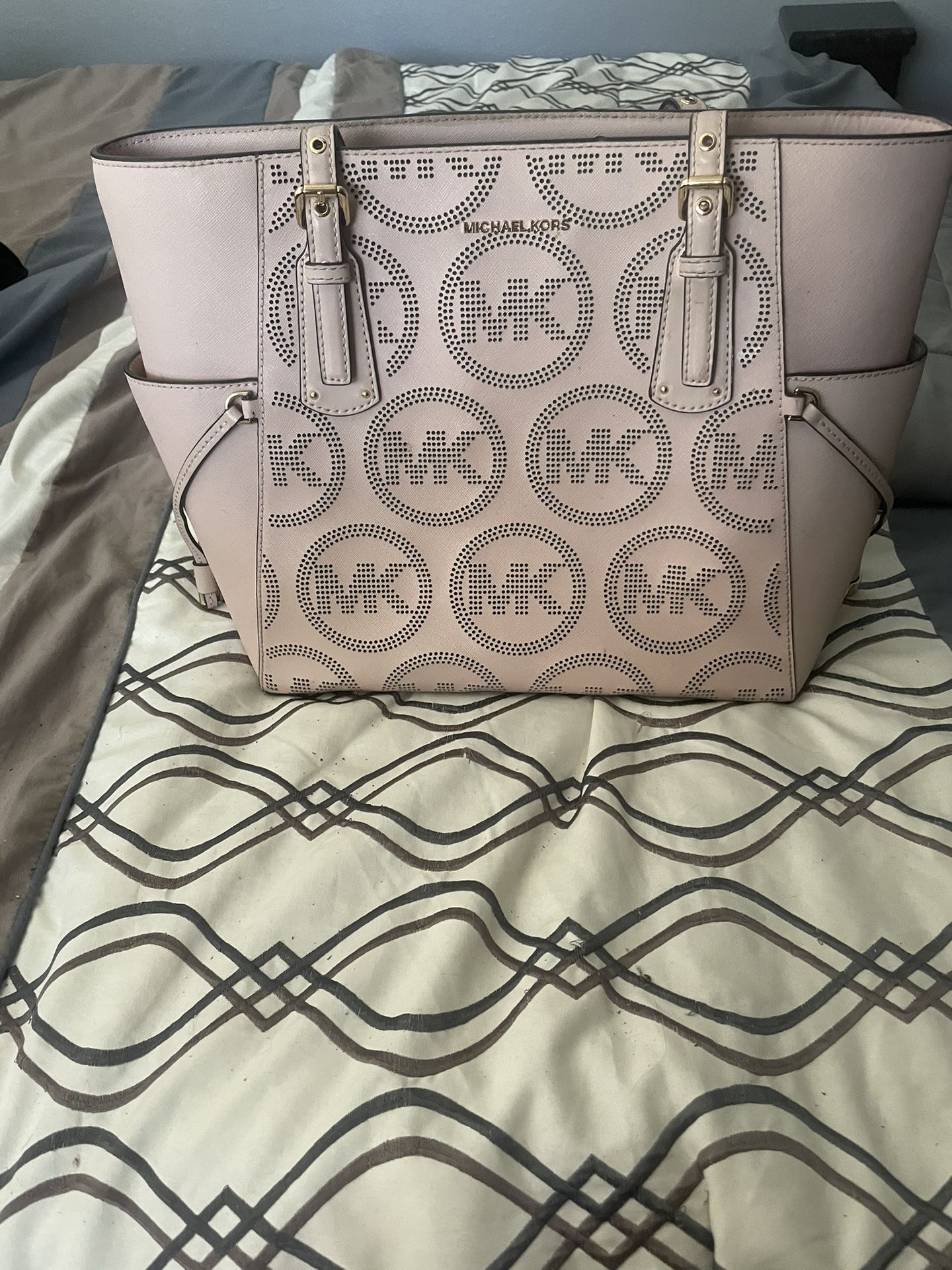 Like New Light Pink Micheal Kors Shoulder Bag
