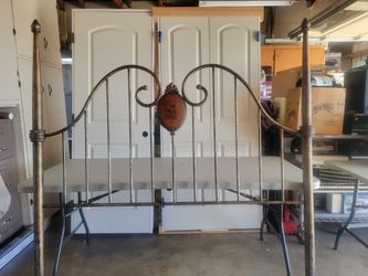 Queen Size Metal Headboard and footboard