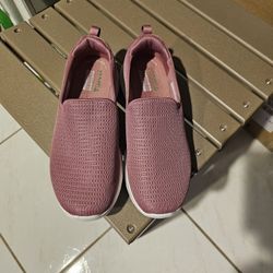 Pretty Women's Sketchers Shoes 👞 Size 8 1/2/ Mauve