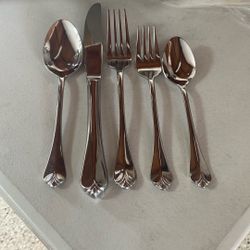 Place Settings For 10 Guests $29