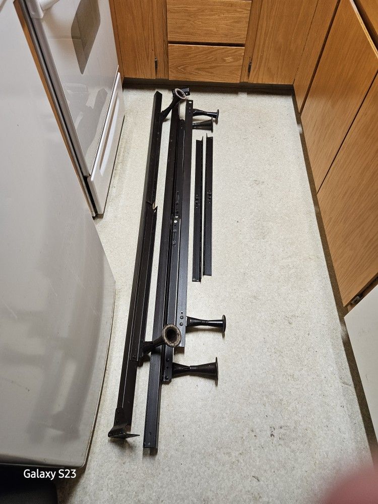 Full/queen Bed Frame w/supports