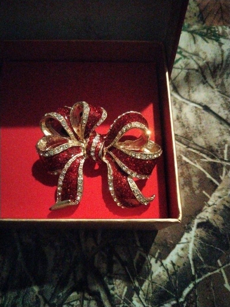 Christmas Brooch