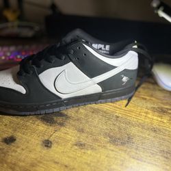 NIKE PANDA PIGEON DUNKS 