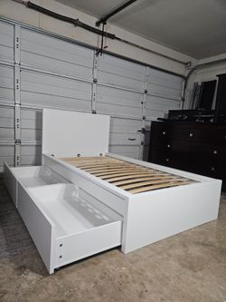IKEA Twin Size Bed Frame With 2-Drawers, Good Conditions 👍, White Color