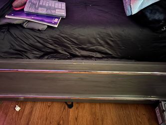 Queen bed set including box spring