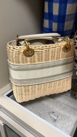 Elegant Wicker Basket Bag – Beige / Natural