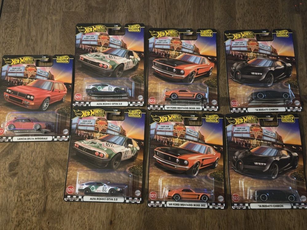 Hotwheels Premium Boulevard. Bugatti Chiron Mustang Boss Lancia Delta Alfa Romeo