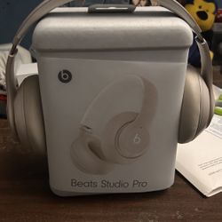 Beats Studio Pro 