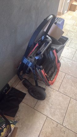 Evenflo pivot Xplore stroller
