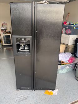 Black whirlpool fridge