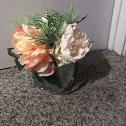  Flower  Arrangement In Glass Vase 