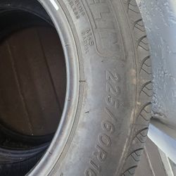 Michelin tire -llanta Micheline 255-60-R16