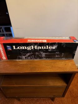 NewRay Kenworth W900 Long Hauler 1:43 Die-Cast Semi Truck – Livestock Trailer