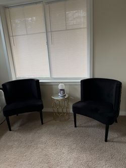 Accent chairs