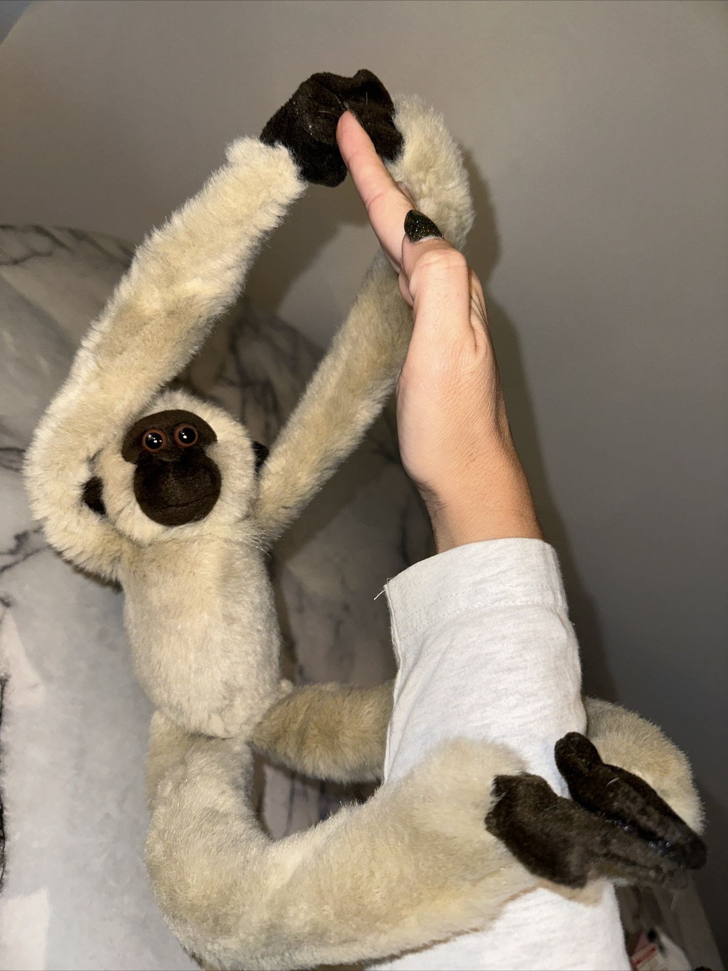 1999 Wild Republic Monkey Hugger Hands Feet 18" Lar Gibbon Chimpanzee Orangutan