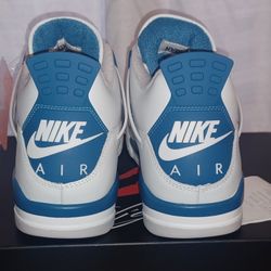 AIR JORDAN RETRO 4 MILITARY BLUE SIZE 11 DEADSTOCK NEW WITH STORE RECEIPT*** BRED CEMENT FIRE RED  