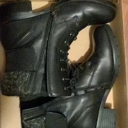 Size 9 Women's Cloud Walker Black Leather Boots 