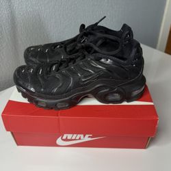 Nike Airmax Boy Size 4 