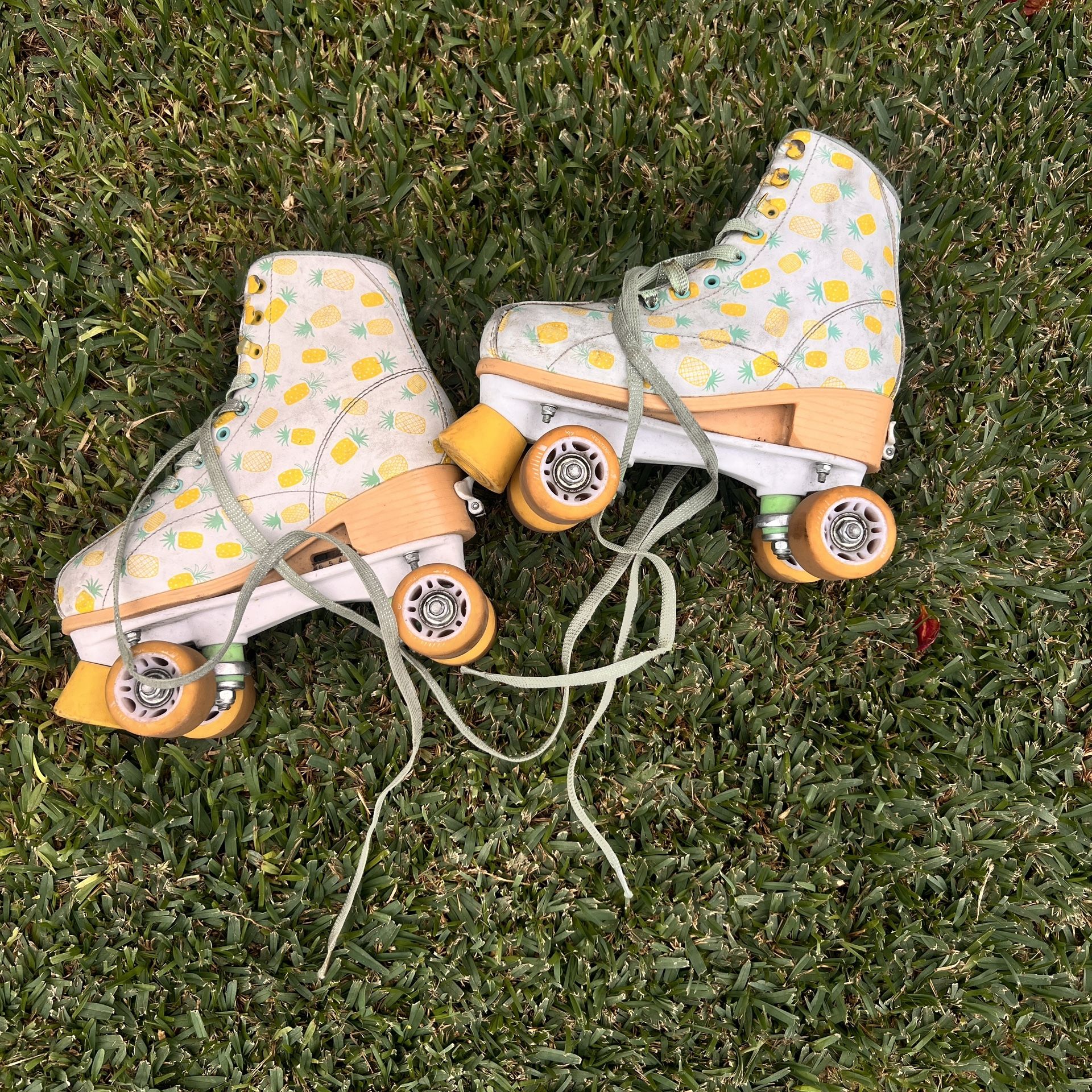 Girls Rollerskates